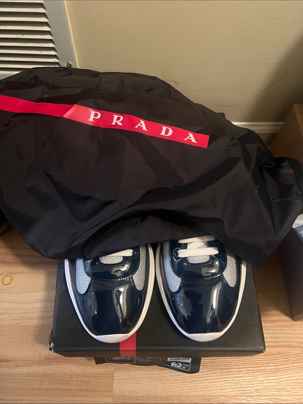 Prada Men’s Navy, White and Gray Low-Top Sneakers Size 9 - Picture 8 of 13